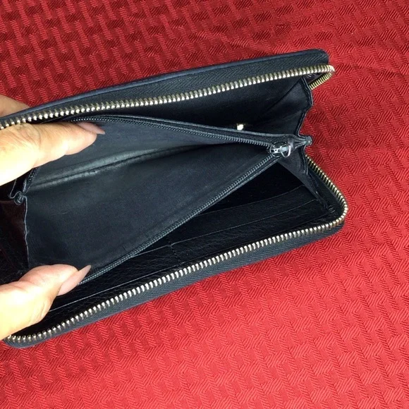 Gucci Soho Dark Blue Pebbled Leather Zip-Around Wallet - Picture 5 of 12